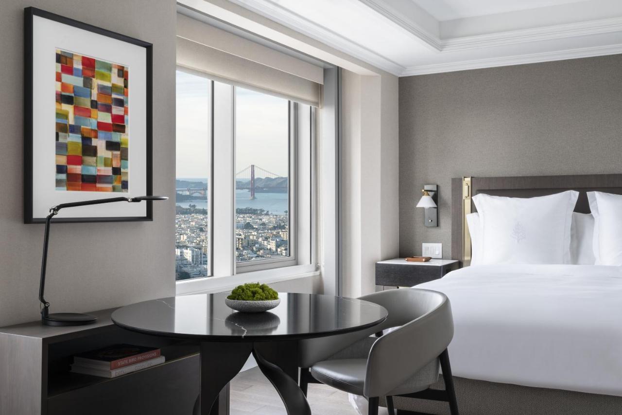 Premier King Room with Bridge View