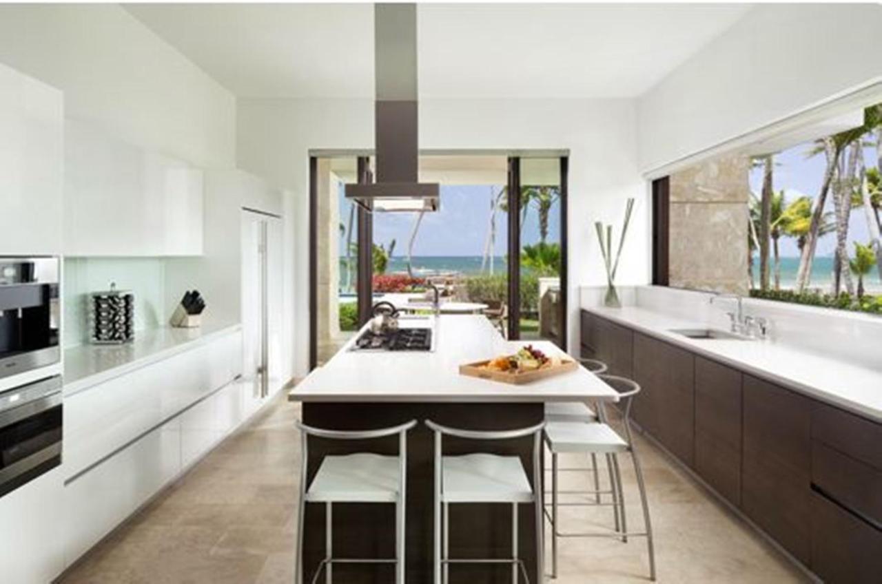 5 bedroom oceanfront villa with balcony,1015830805:JPEG