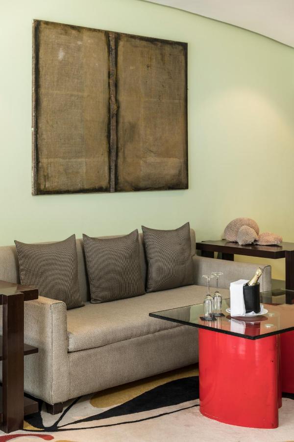 Deluxe Suite with 20% Discount on Spa and Laundry Services