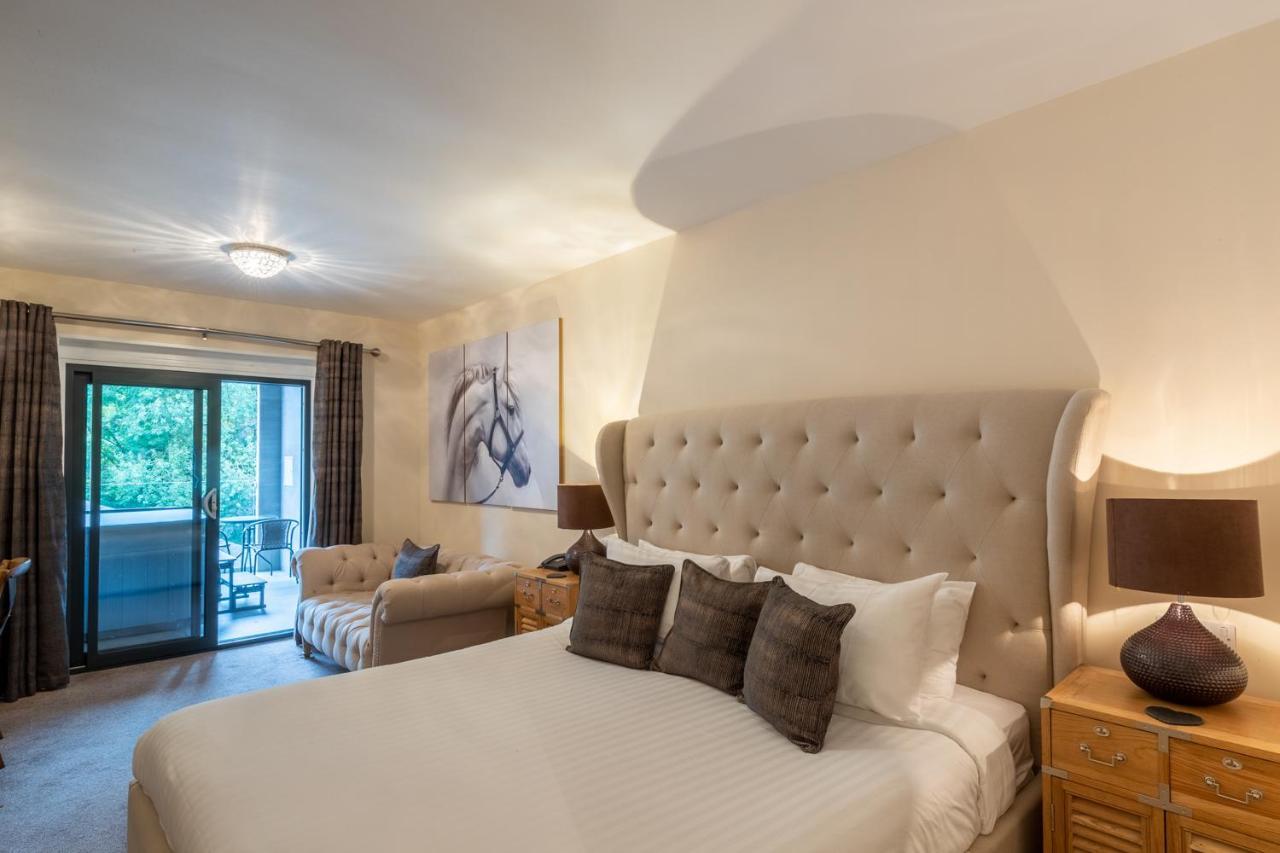 Double Room with Hot Tub