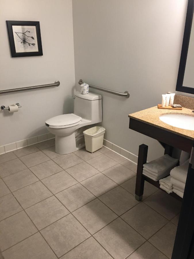 One-Bedroom King Suite - Disability Access