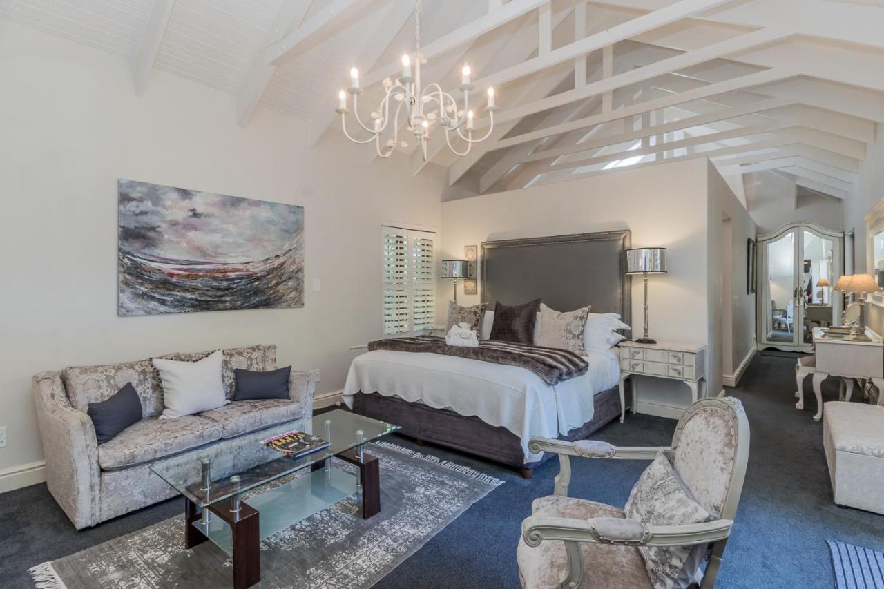 Executive Suite with Garden,1030575625:JPEG