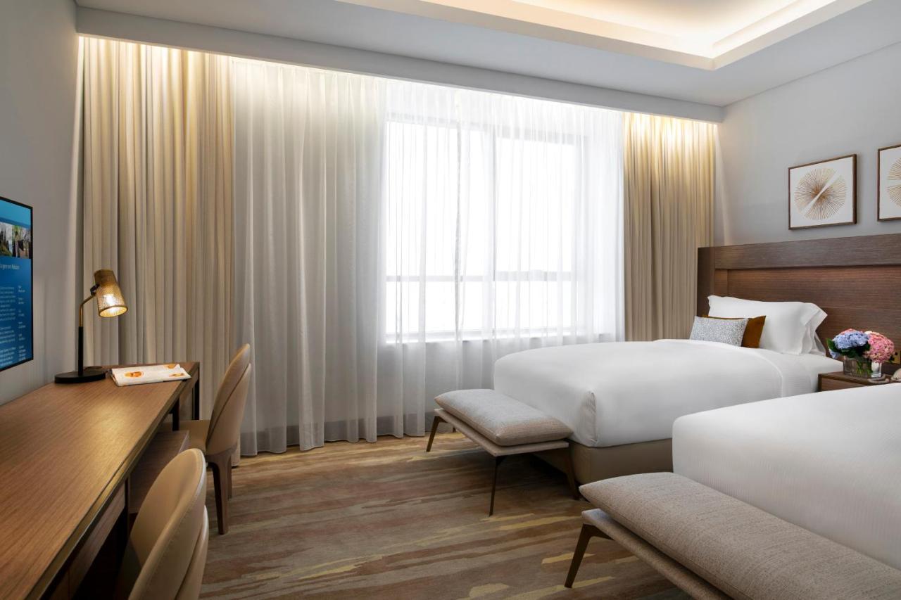 Suite met 2 Slaapkamers en Uitzicht op het Zwembad