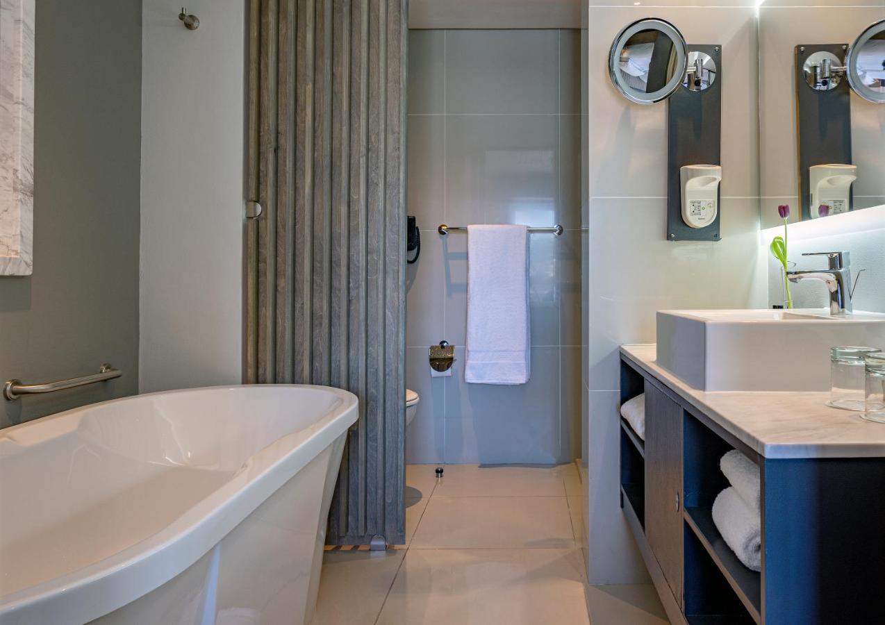 Twin Room with View