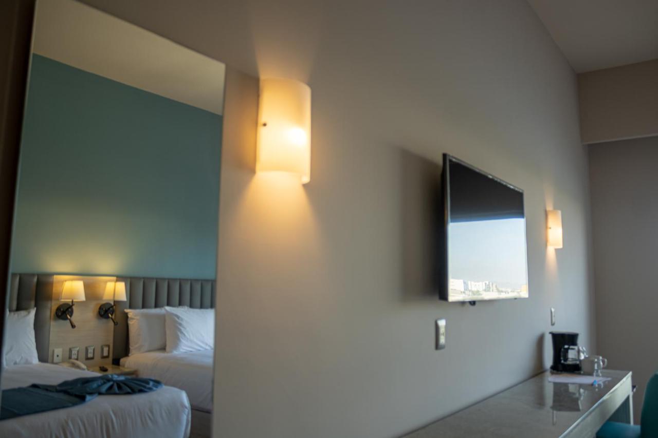 King Room with Lake View,1068350299:JPEG