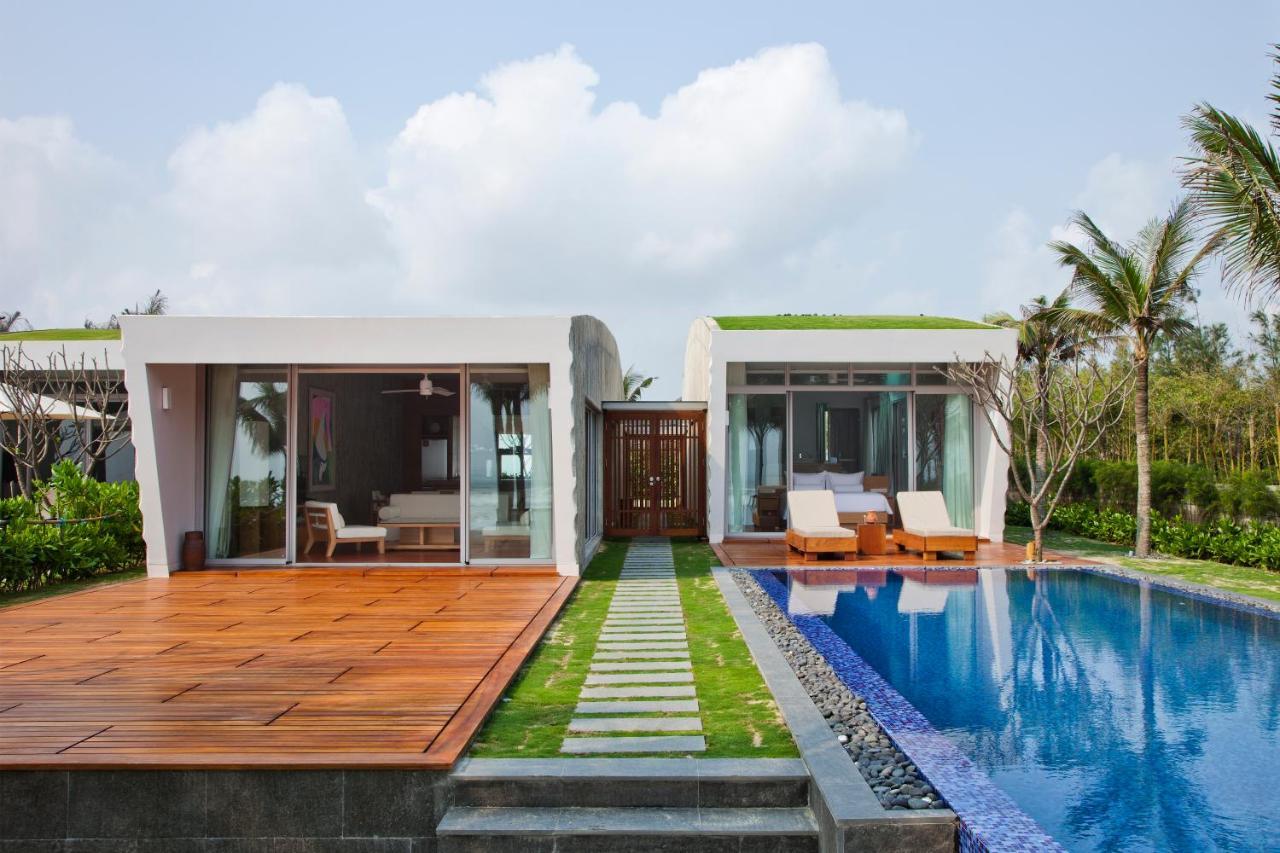 Villa - Beach Front