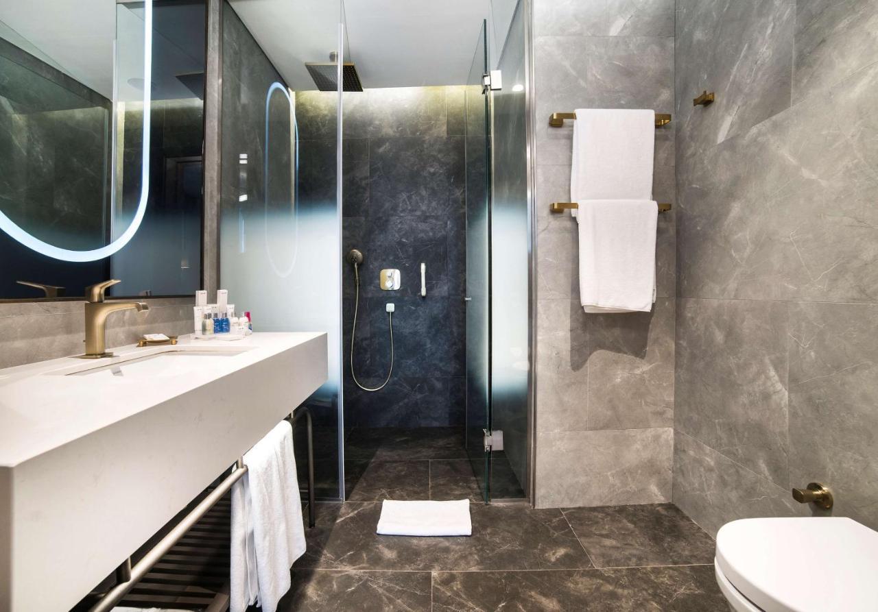 Collection Superior with City and Forest View,1526139112:JPEG