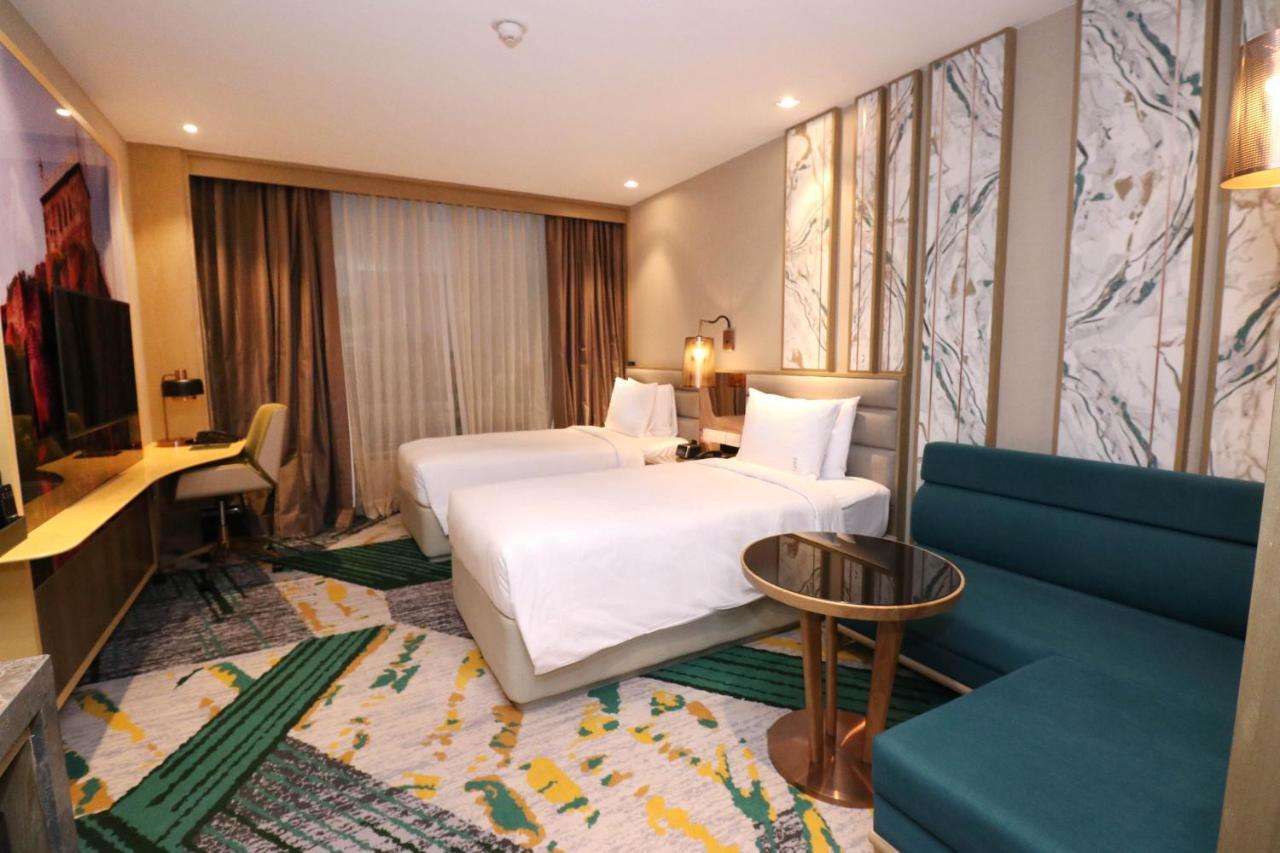 Standard Room with 20% discount on Food And Soft Beverages and Laundry,1074368164:JPEG