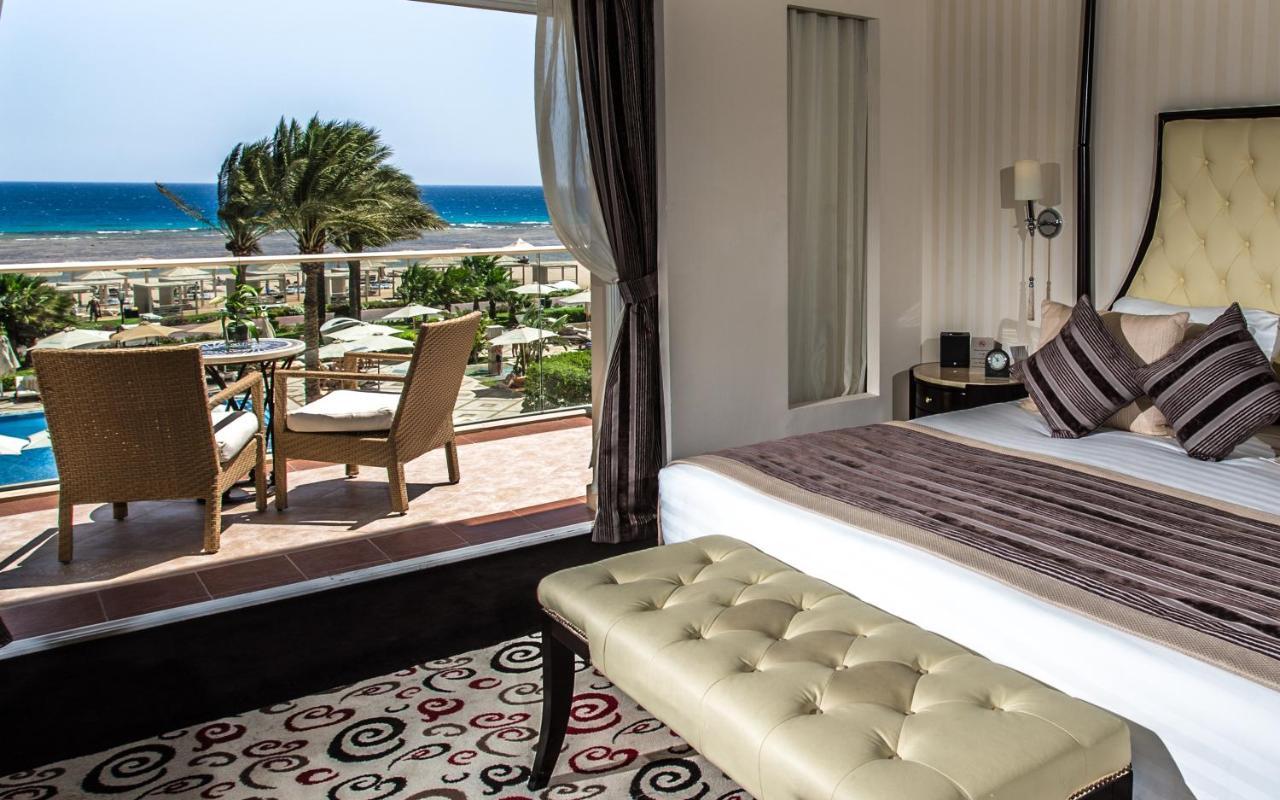 Premier Suite Prime Sea View and Pool View with VIP Package