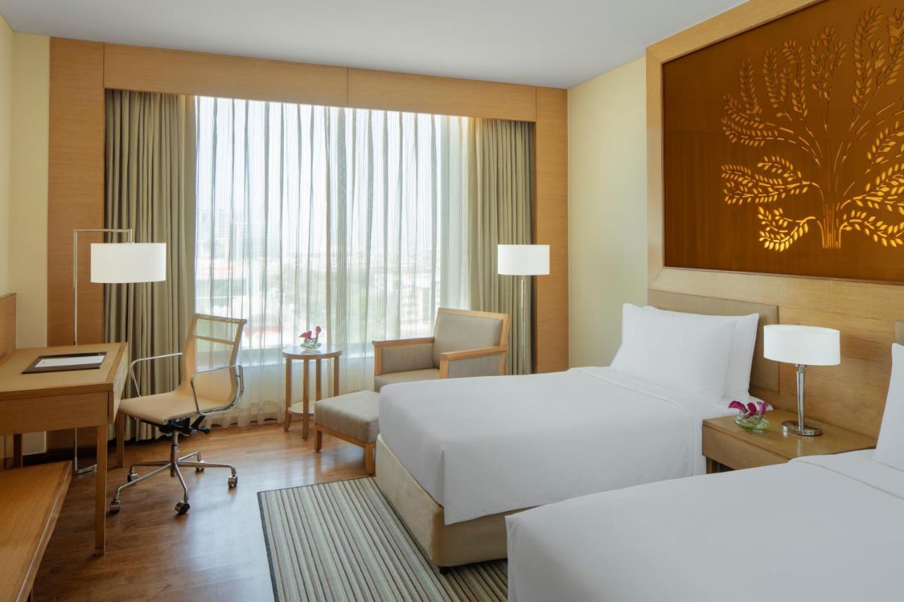 Superior Same Room from 10AM to 5PM No overnight allowed,1078018132:JPEG