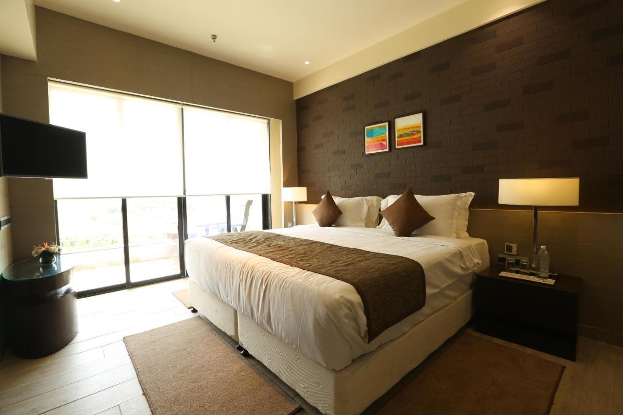Deluxe Room with One king Bed - City or Garden View - Non-Smoking - 15% Discount on Food & Beverages