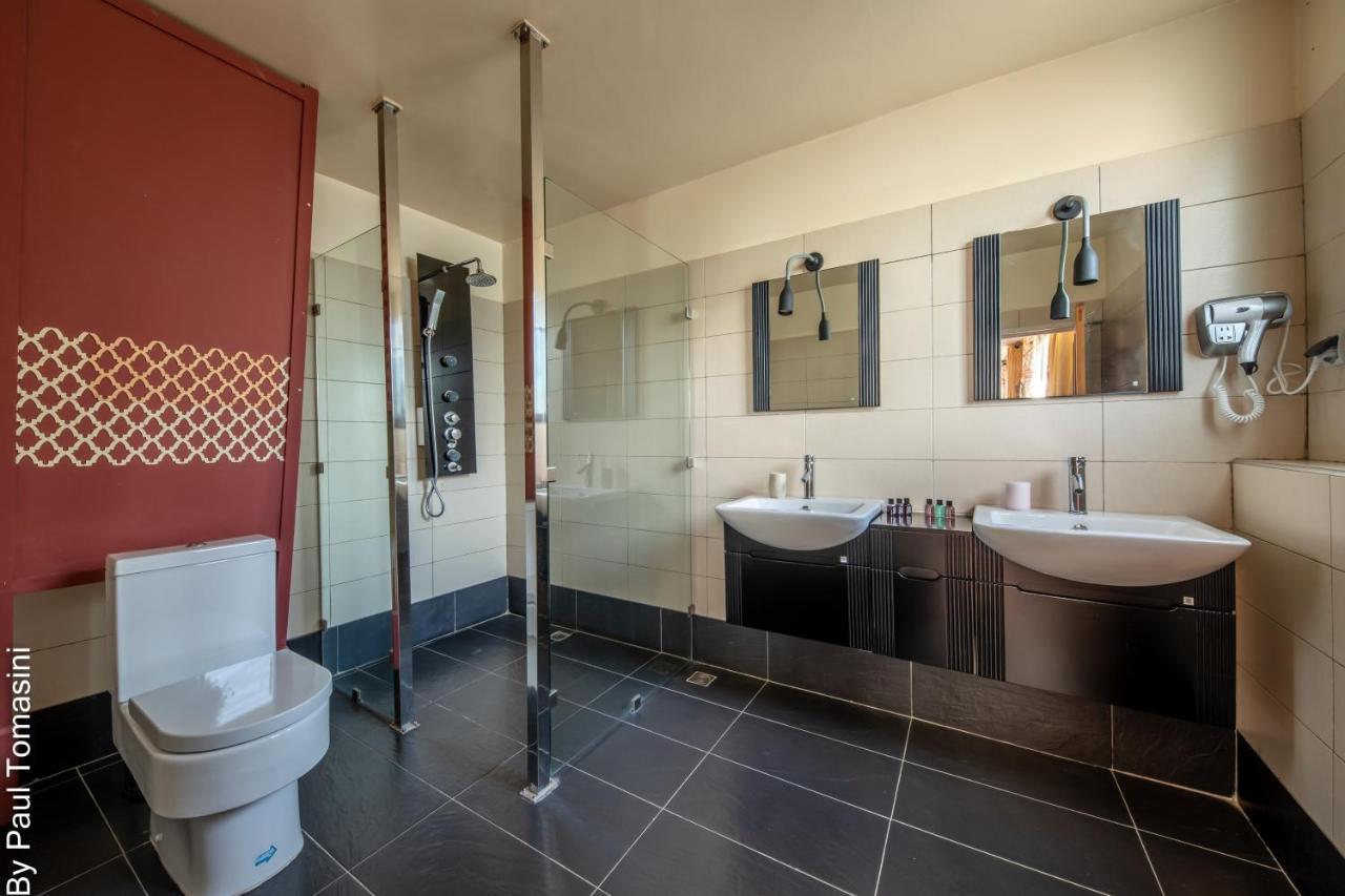 Triple Room with City View