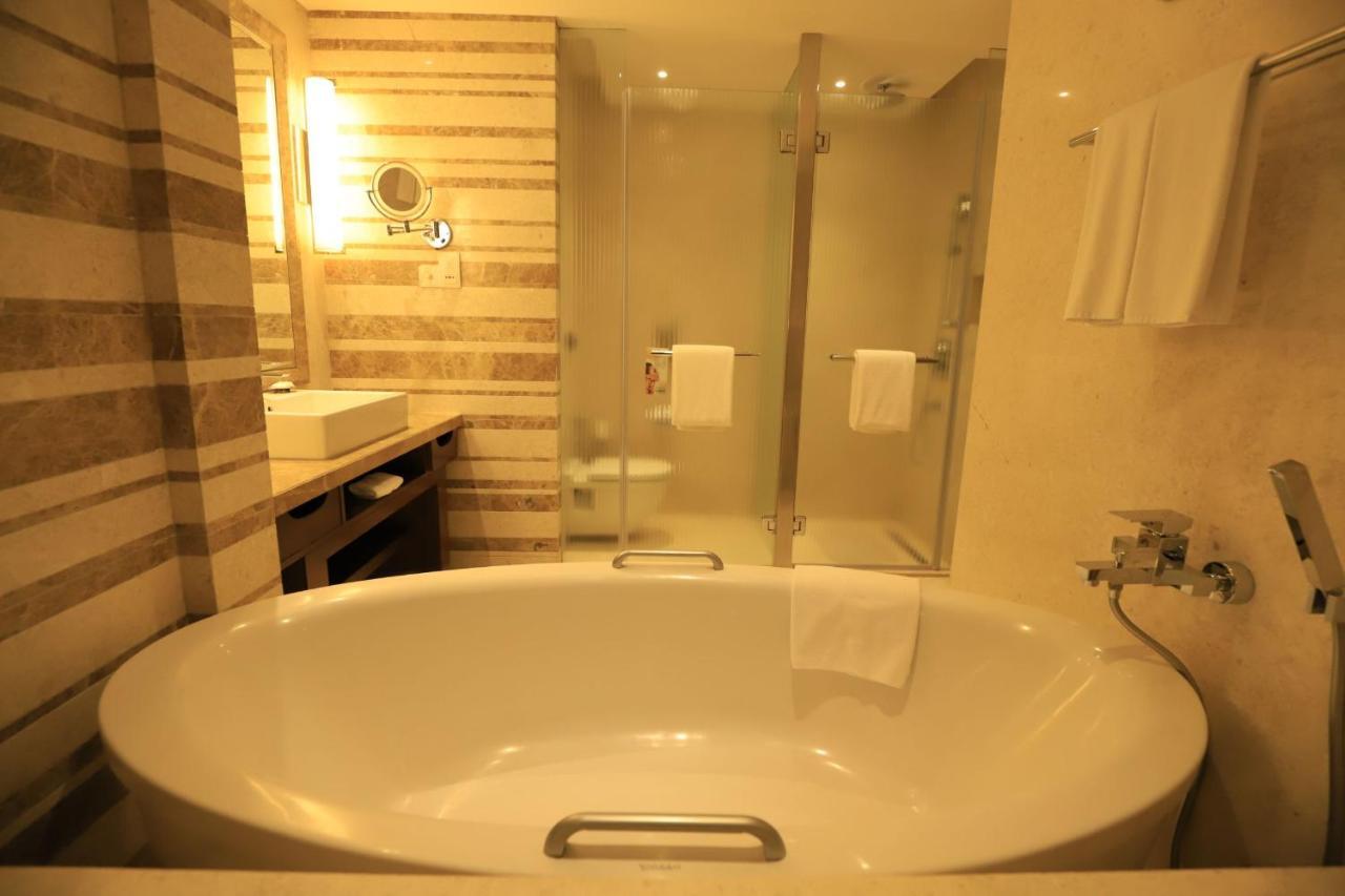 Standard Twin Room - Top Floor/Lounge Access