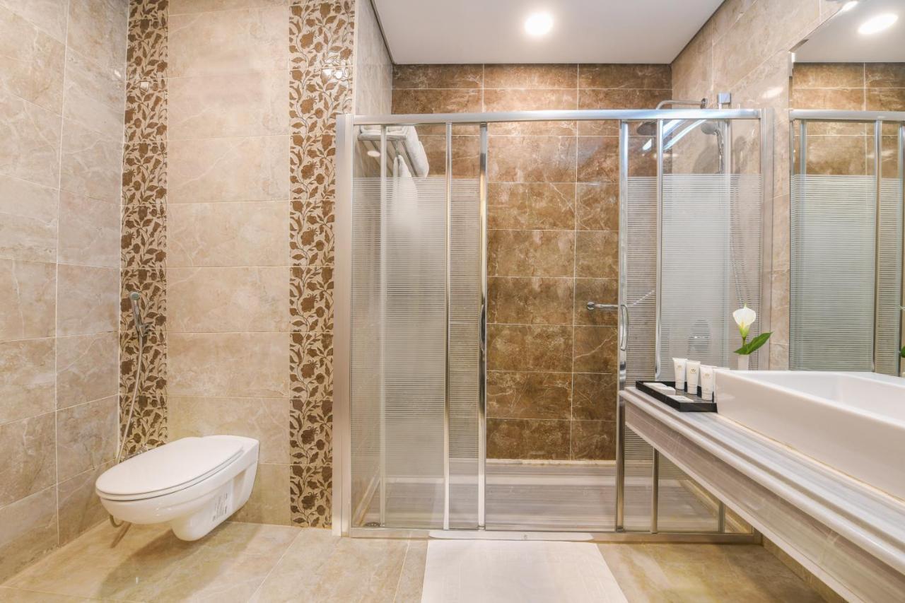 Deluxe Twin Room with Pool View