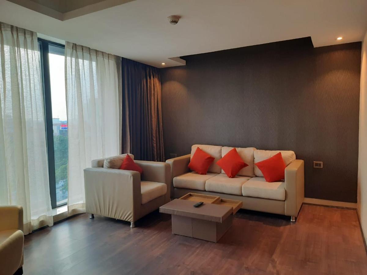 King Suite with City View - Enjoy 20% savings on Food & Beverages (soft), Happy Hours: Buy 1 Get 1 on IMFL (4:00 PM – 8:00 PM), Complimentary snacks with select liquor packages, Beer buckets starting from just ₹599, Special pricing on liquor bottles