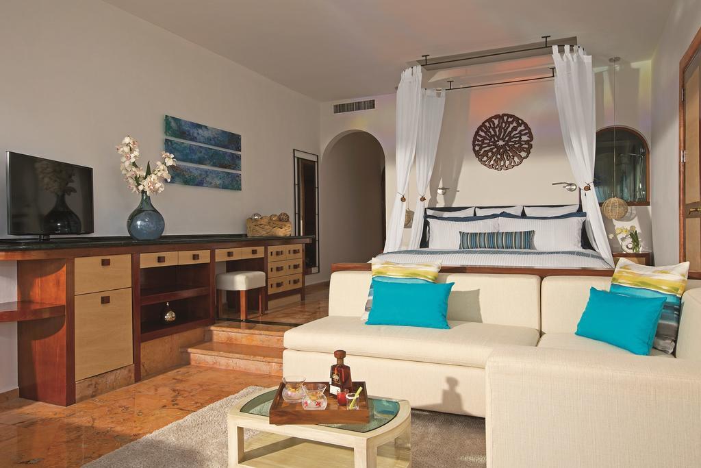 Junior Suite Veranda Ocean Front King