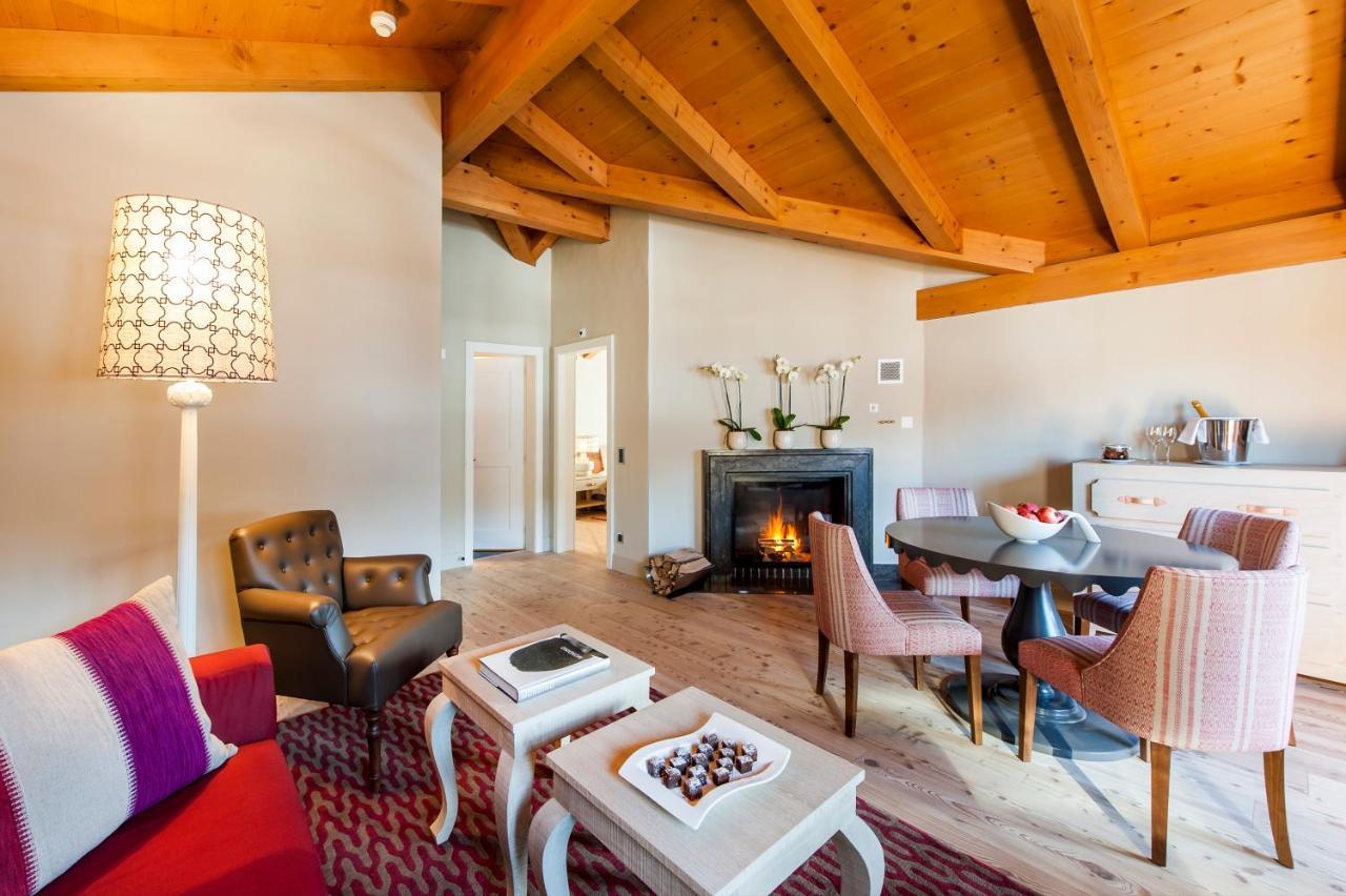 Suite with Mountain View and Balcony
