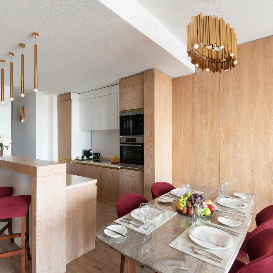 One Bedroom Deluxe Suite - Staycation Offer with 30% F&B discount, 20% off on spa and free Westbay beach access
