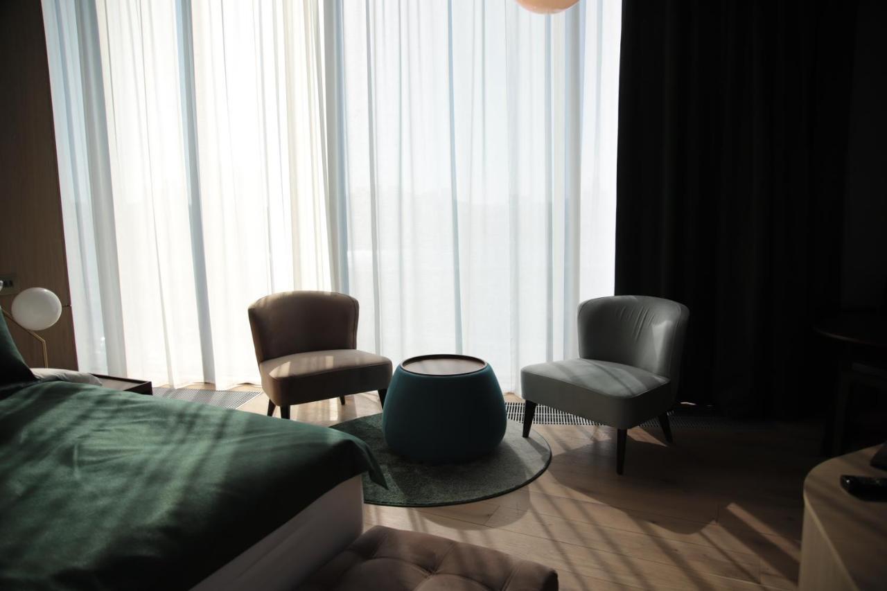 Deluxe Double Room (2 Adults + 1 Child)