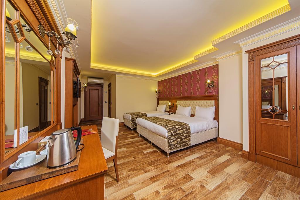 Deluxe Triple Room