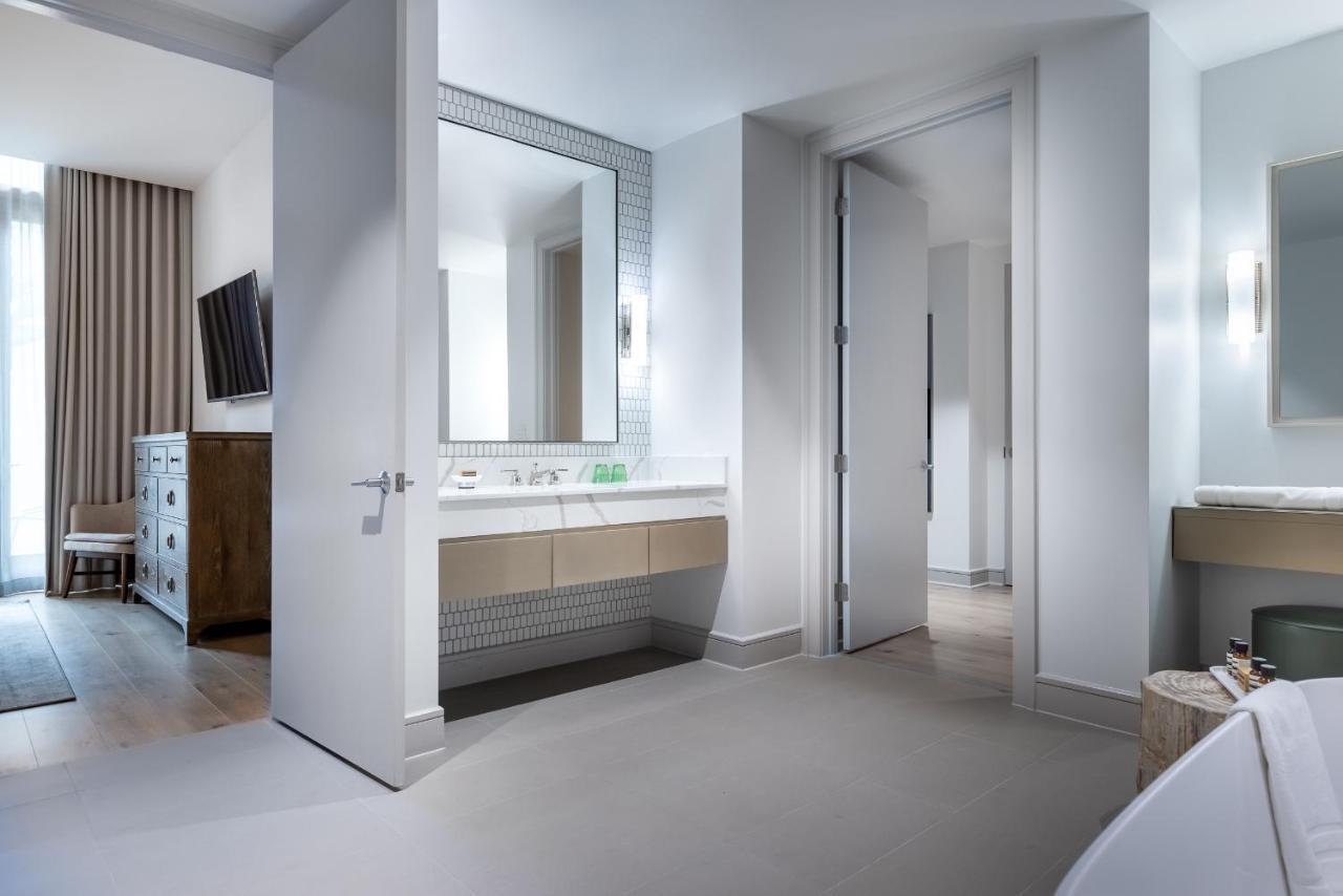 Tower Luxury Suite