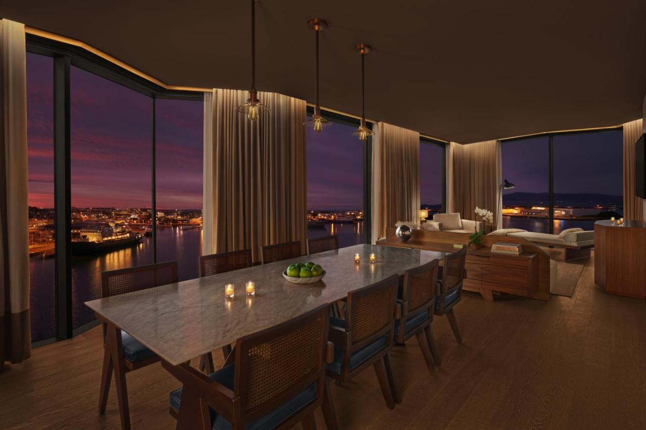 One-Bedroom Corner King Suite with Harbor View