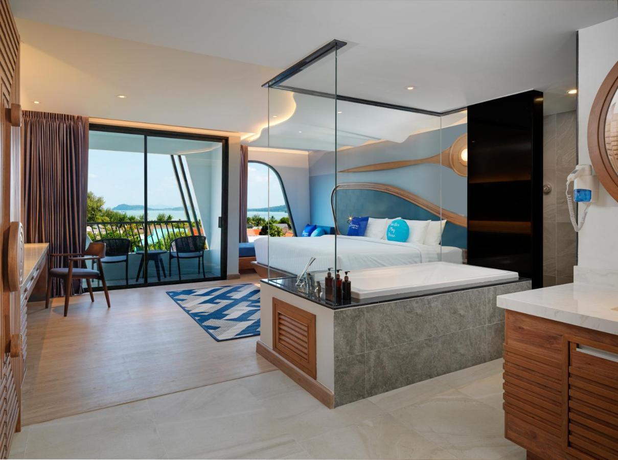 Grand Deluxe Sea-Facing King