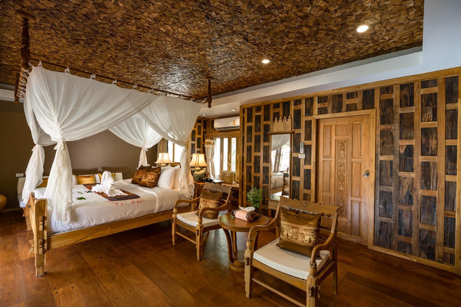Villa Pool Access with FREE THB 1,500 Net Resort Credit per night