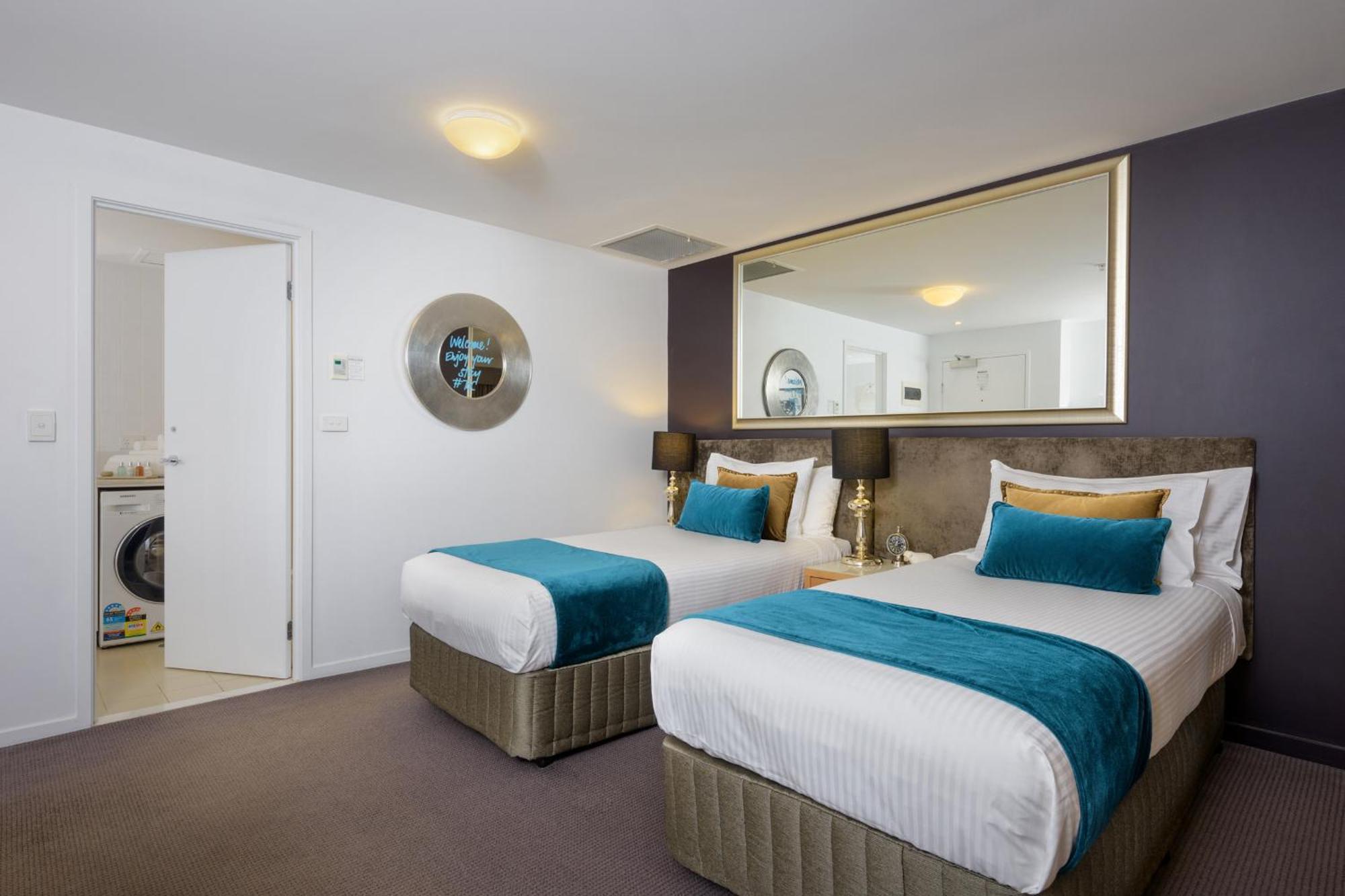 Heritage King Suite