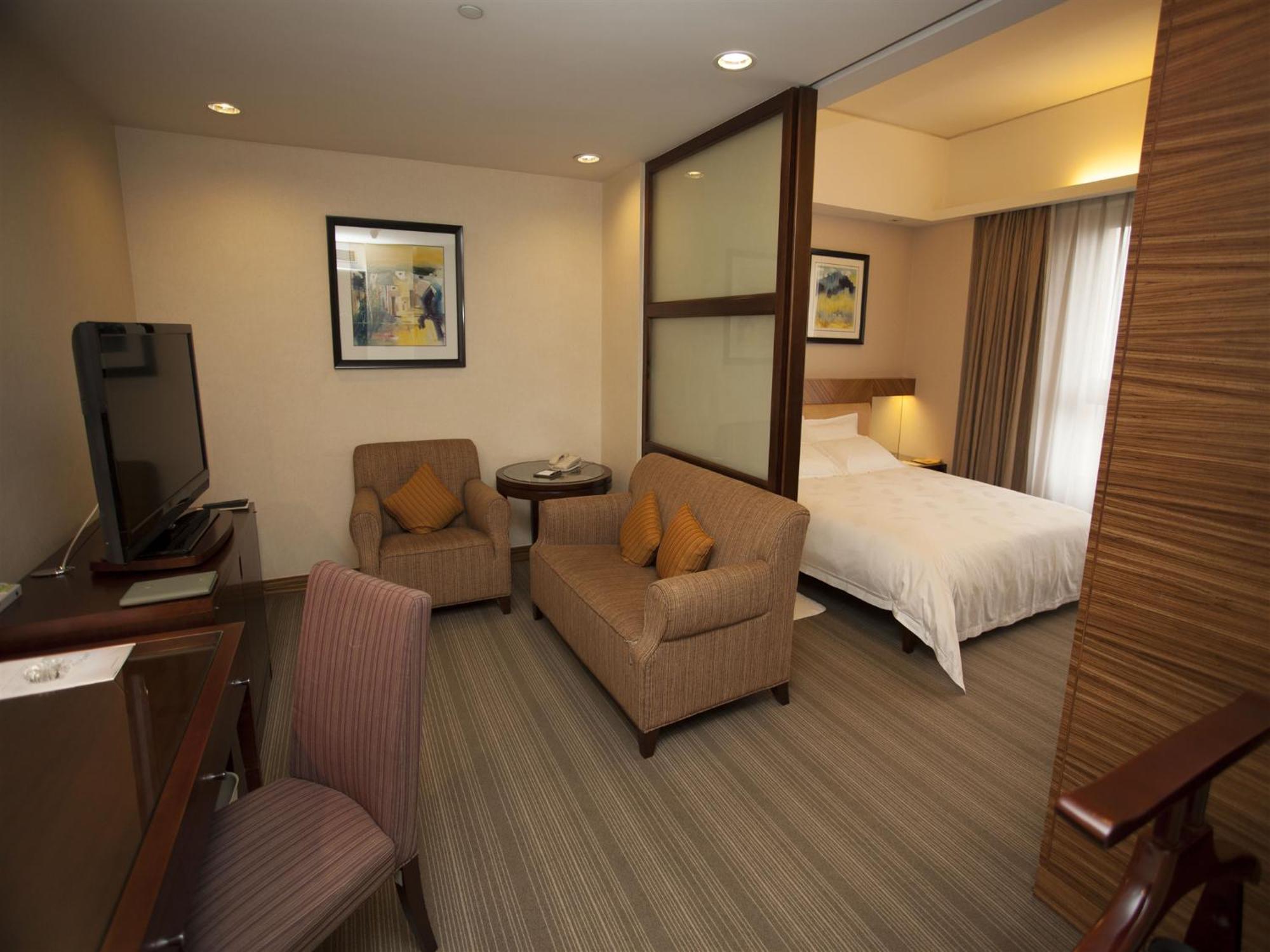 Mini Suite- Include One Breakfast