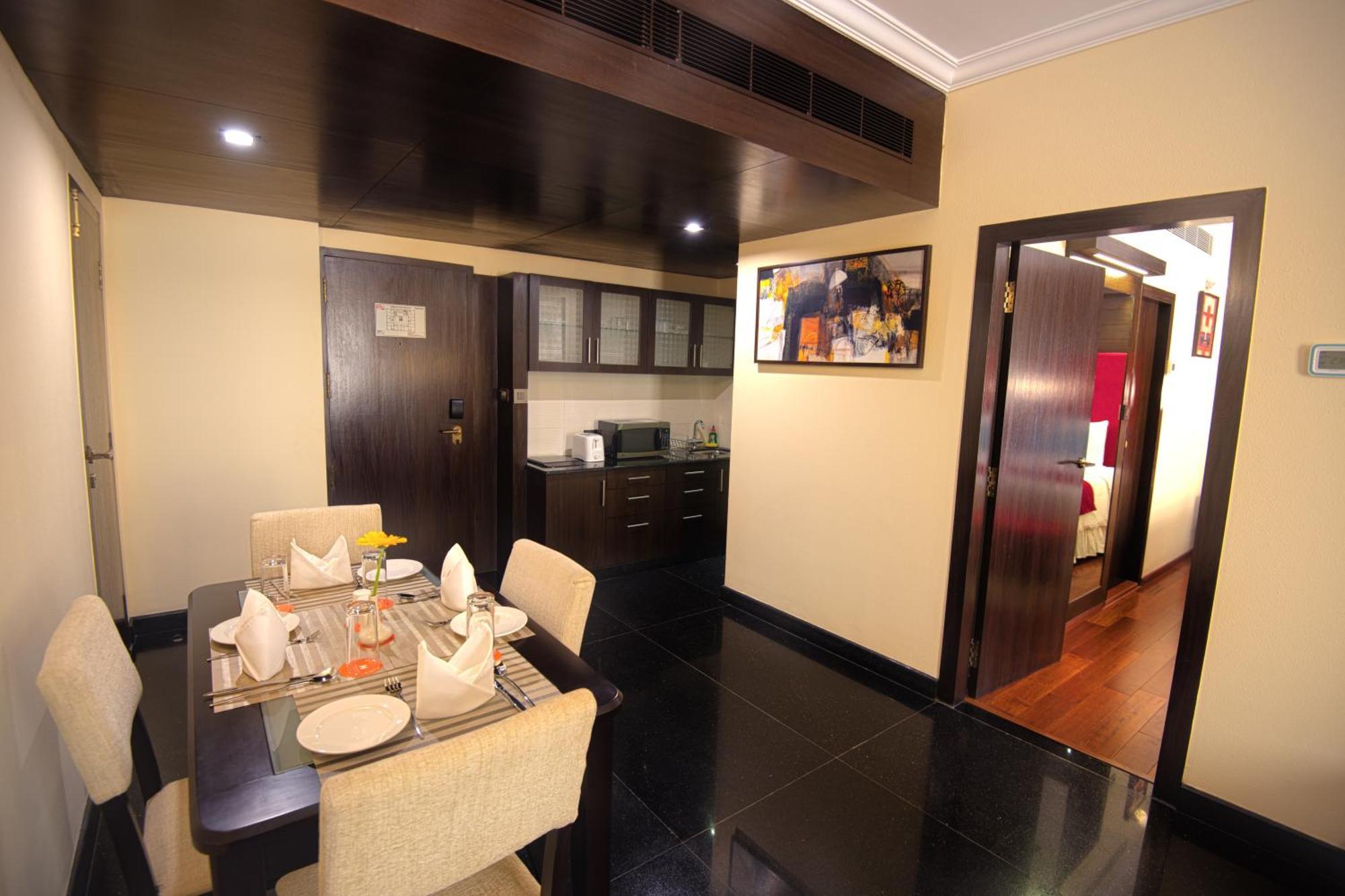 Deluxe Suite Complimentary evening Hi Tea from 4pm to 6pm on F&B,806313675:JPEG