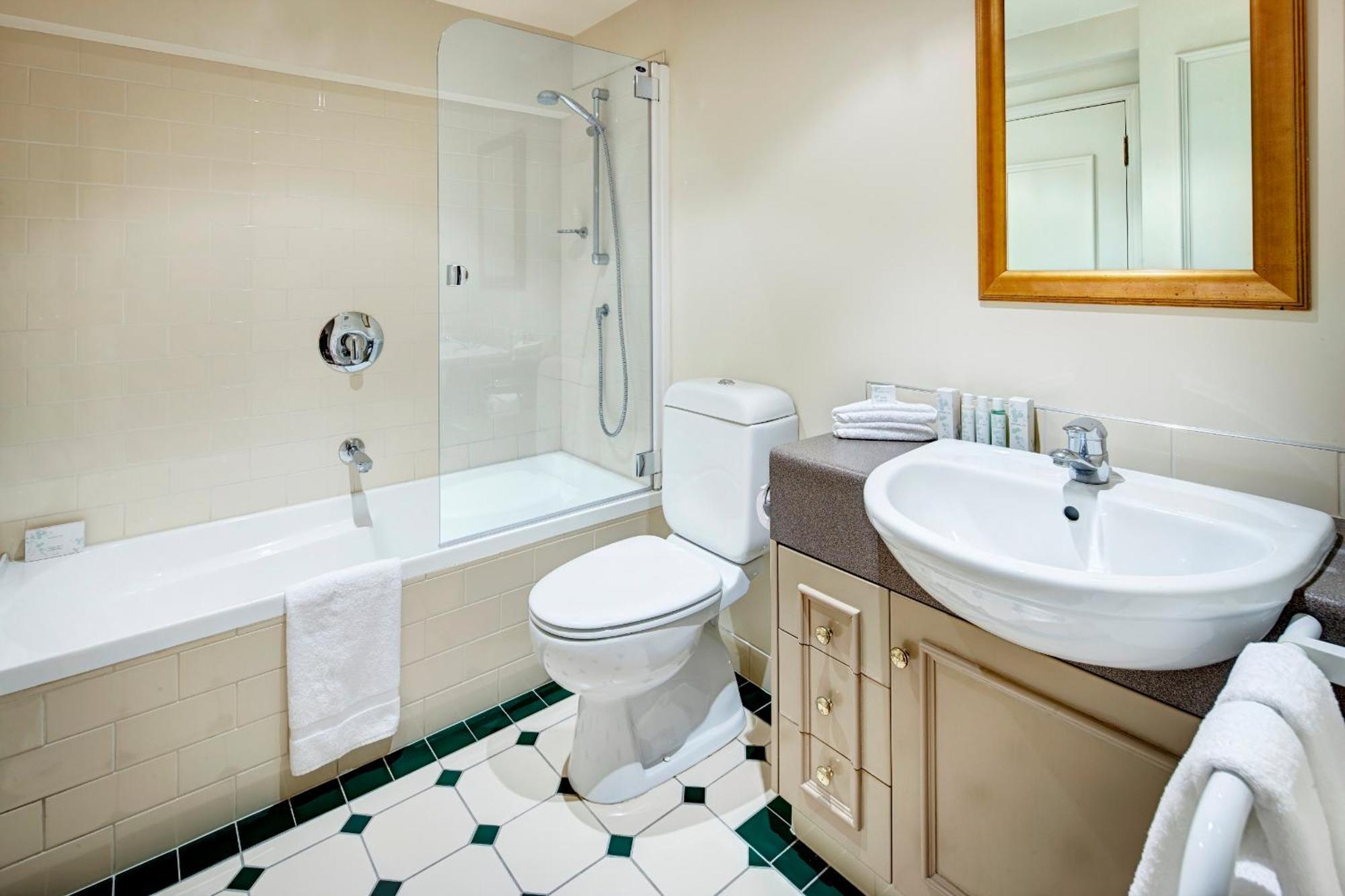 Two-Bedroom Family Apartment,1212985096:JPEG