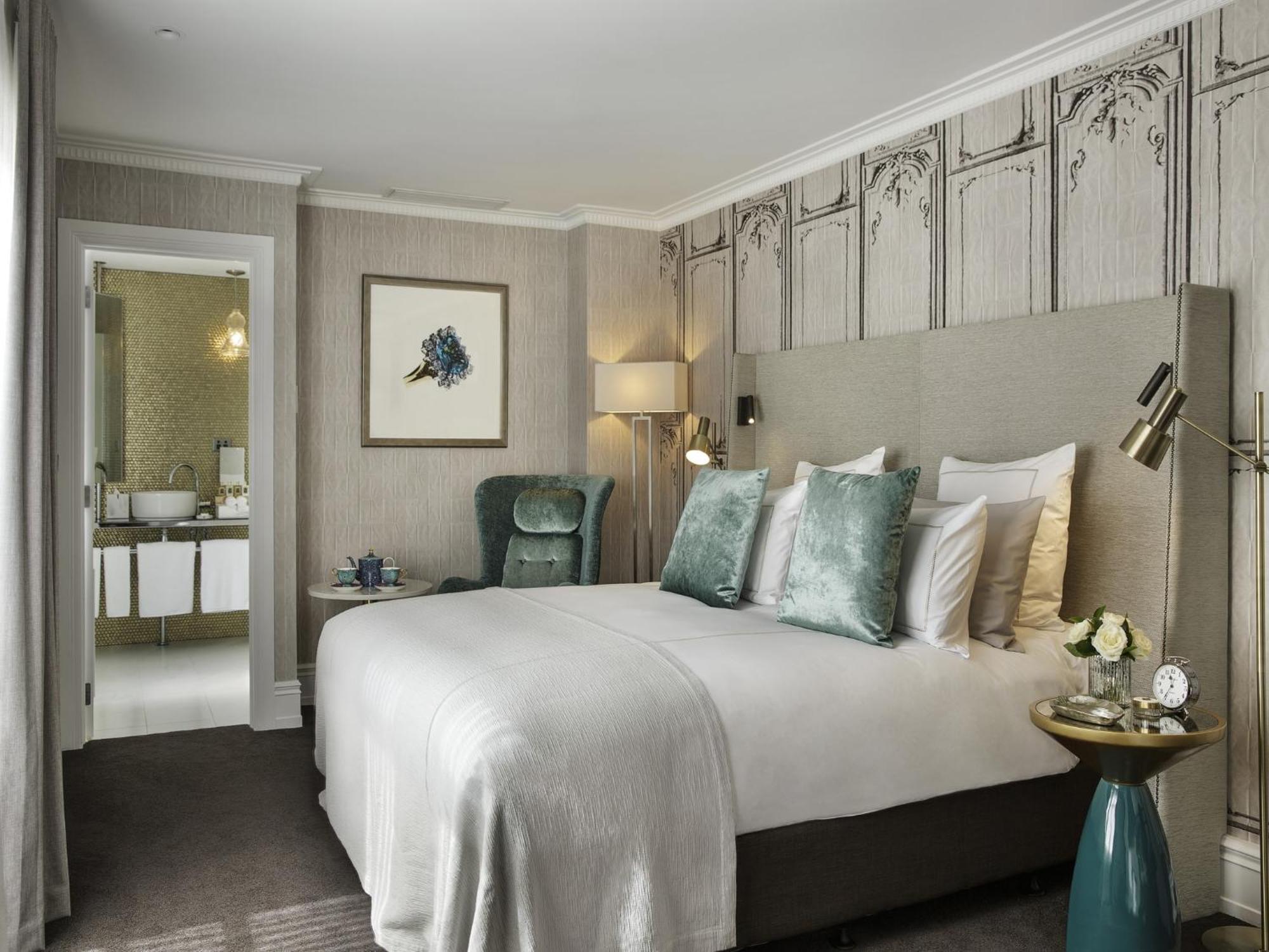 Superior King Room