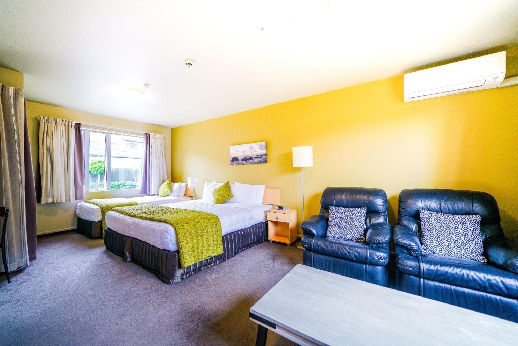 Deluxe Studio,1746912749:JPEG