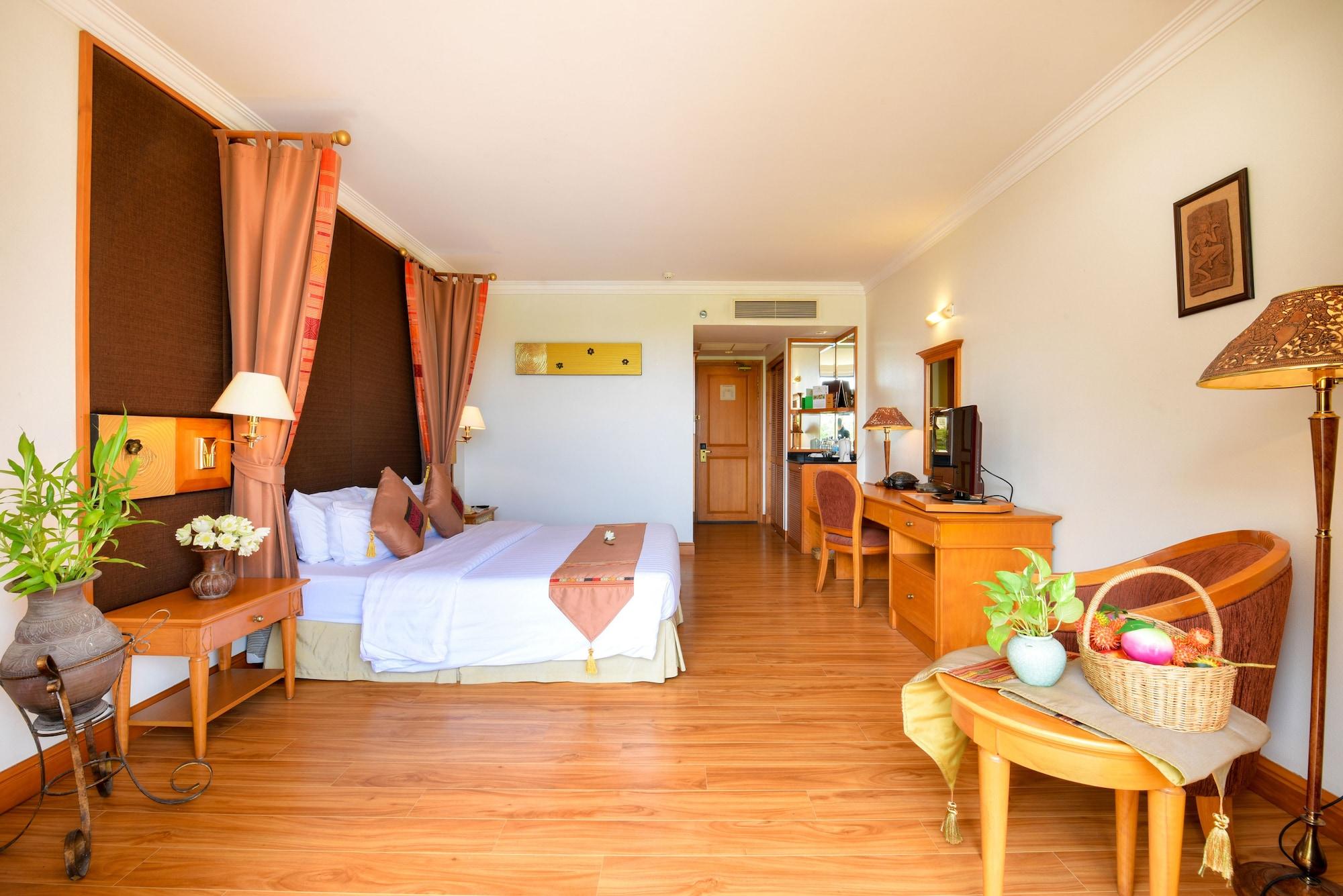 Deluxe Double Room with Balcony Pool View
