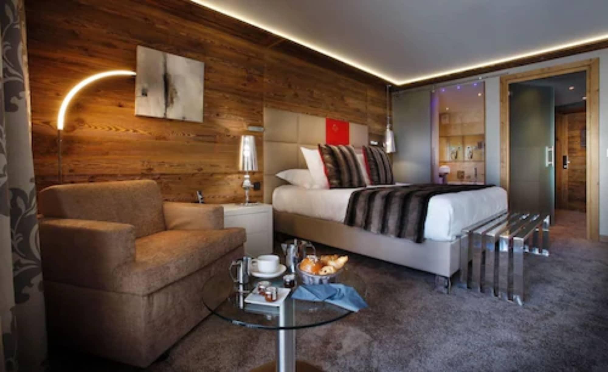 Privilege Room,1756537985:JPEG