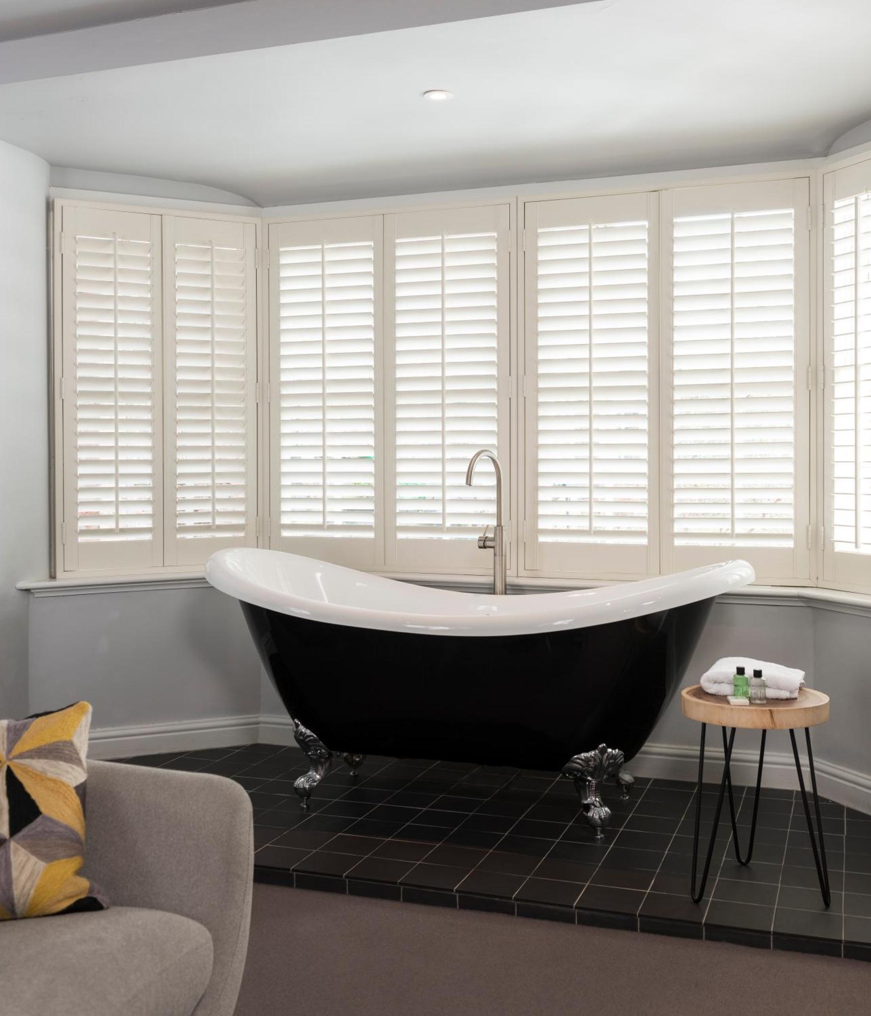 Deluxe Bay Suite