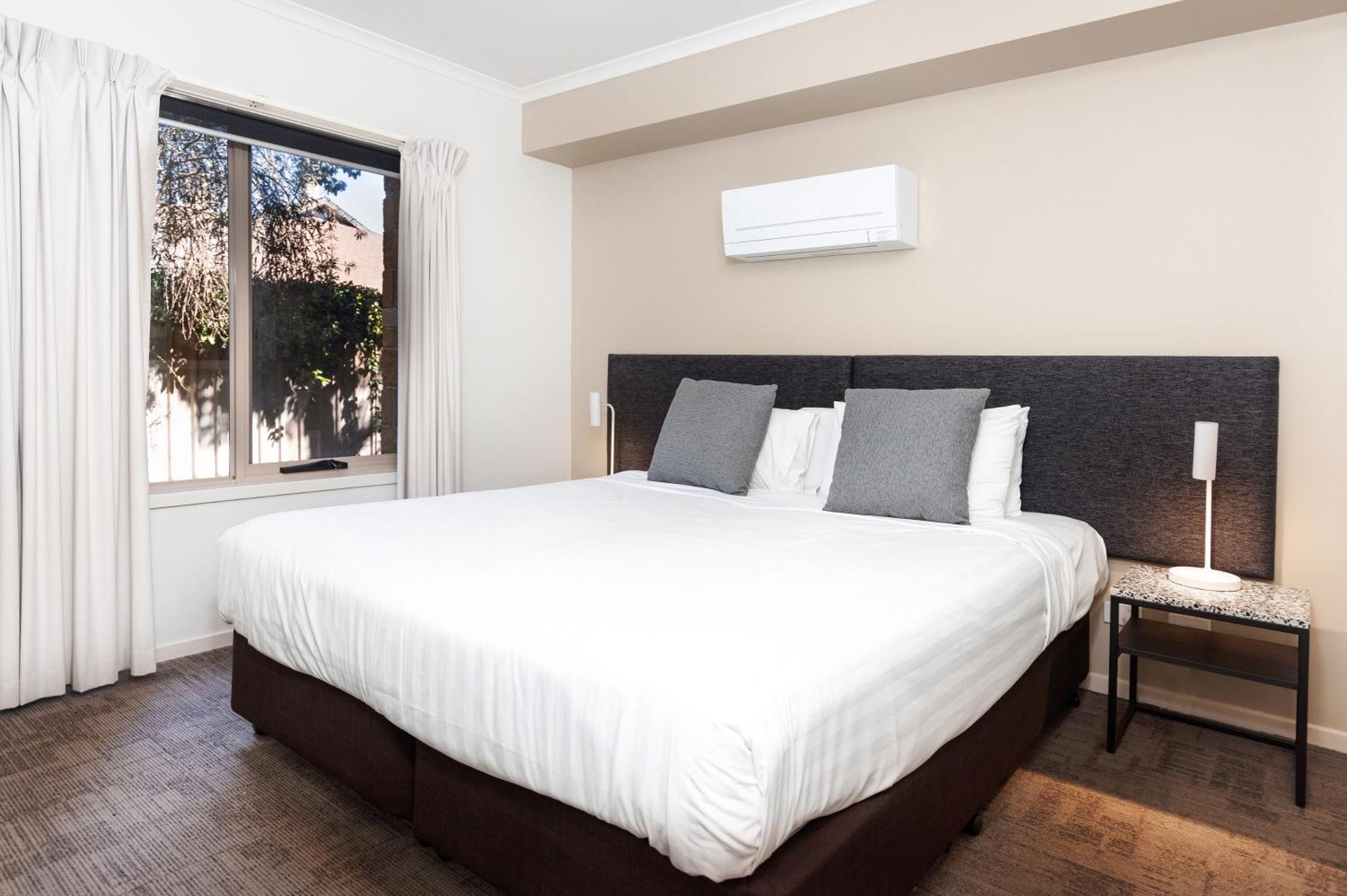 One-Bedroom Apartment,770023927:JPEG