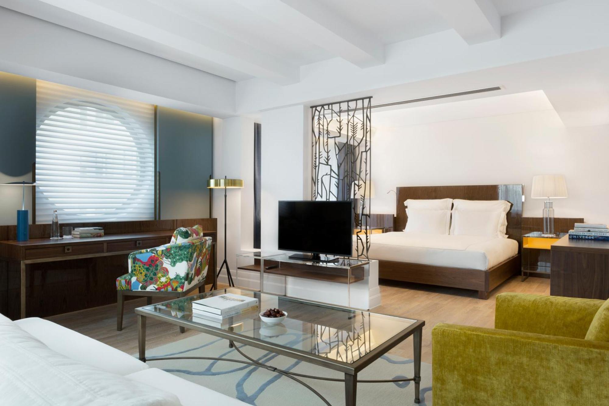 Corner Suite
