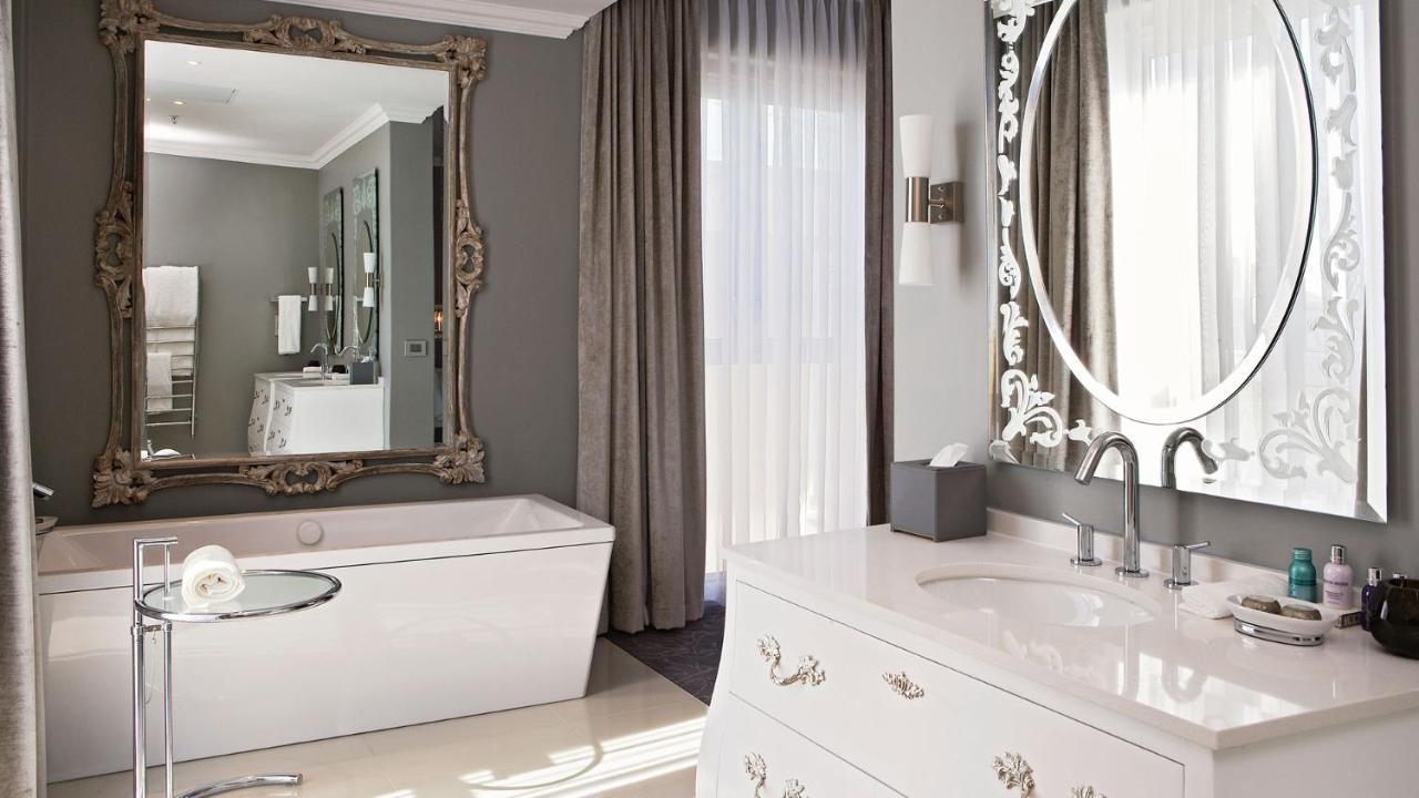 Junior Suite with Mountain View