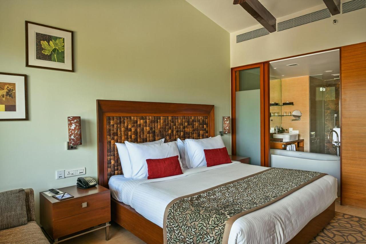 Classic King Room with 20% off on Session on Spa , Food & Beverages and complimentary Access to Water Park Rides