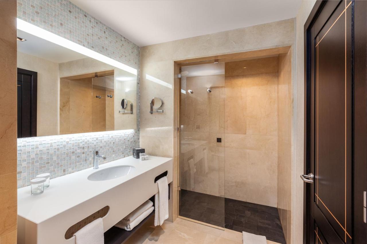 Deluxe Double Room with Private Terrace