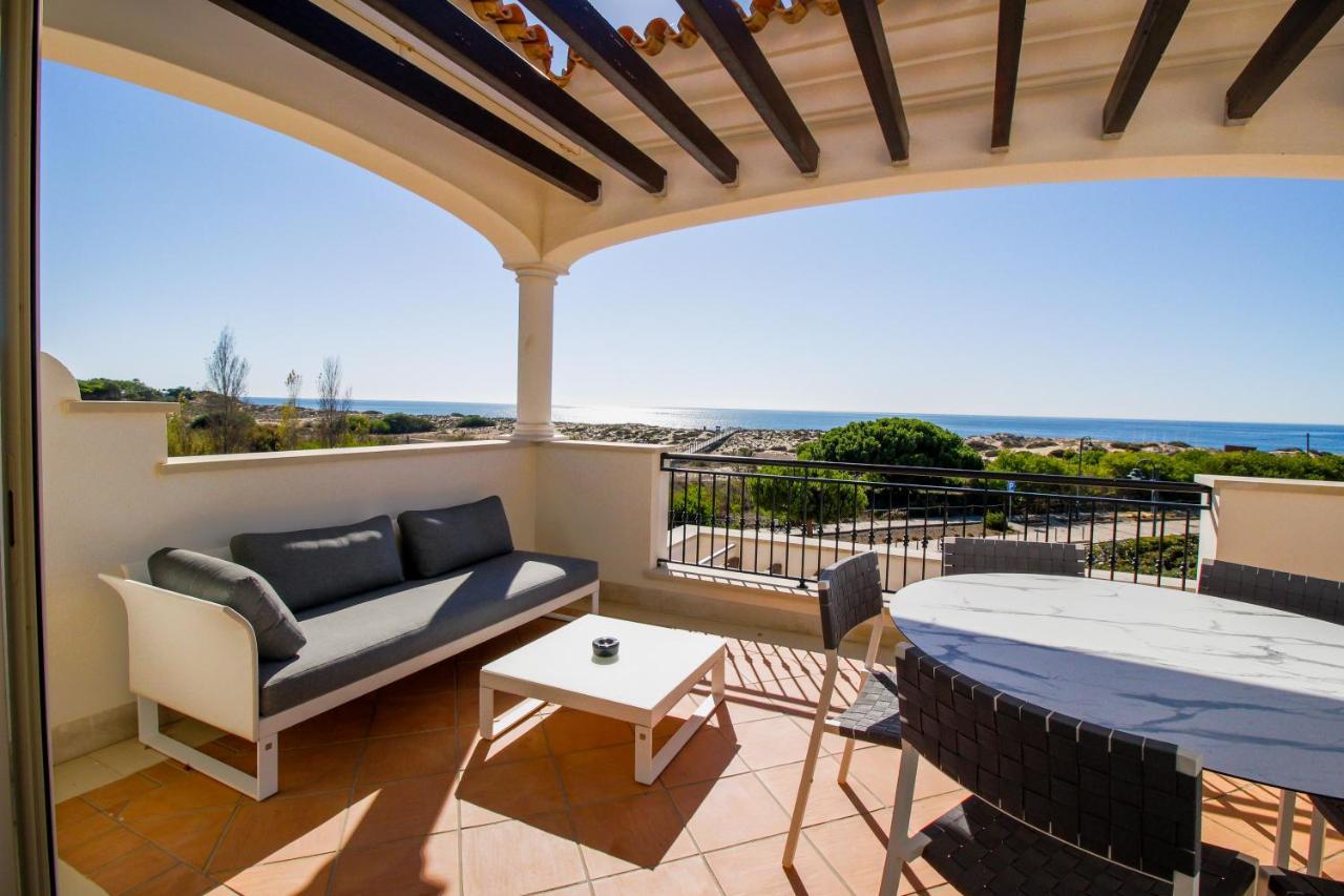 Two-Bedroom Apartment With Sea View and hot tub - First floor