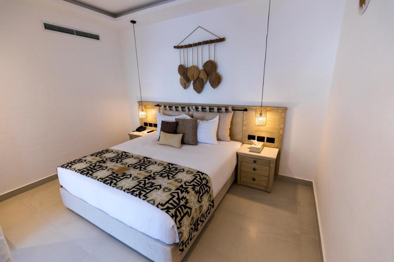 Junior Jacuzzi suite- Posh Club