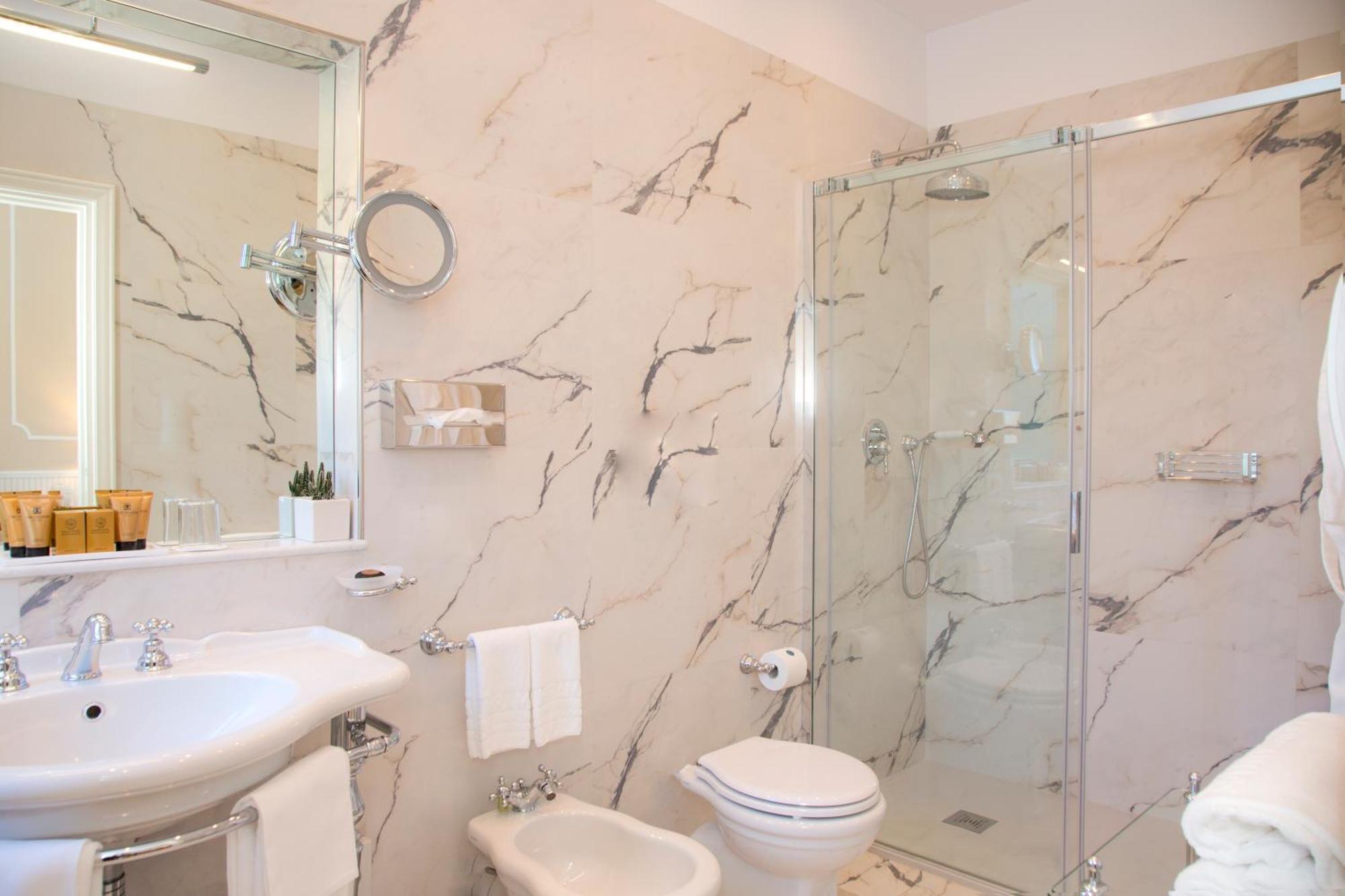 Superior Double or Twin Room with Terrace