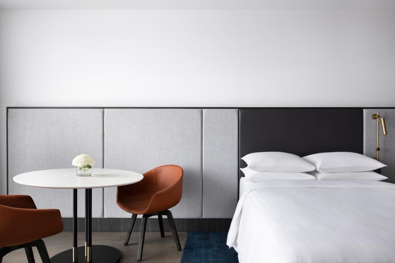 M Club Room with lounge access, Guest room, 2 Double