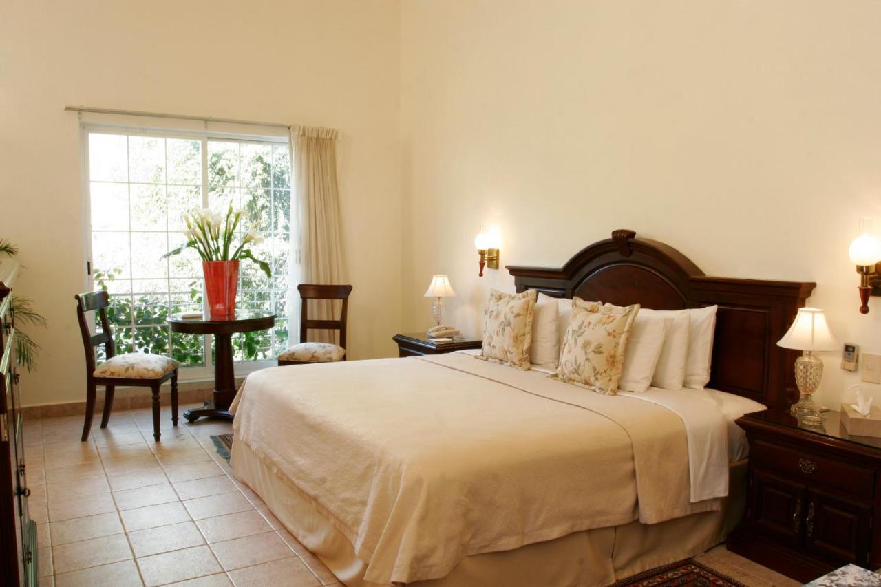 Deluxe Suite with Spa Bath