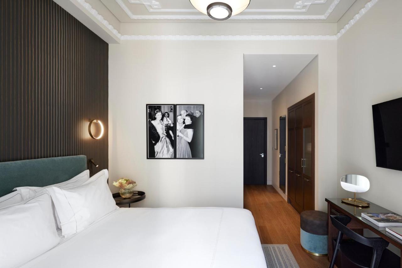 Classic Courtyard Accessible Room