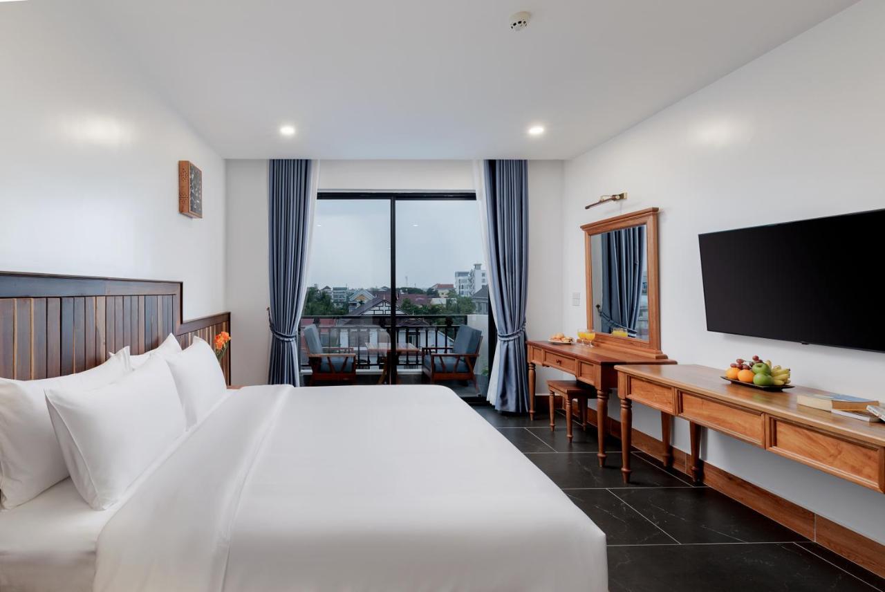 Deluxe Double Room with Balcony