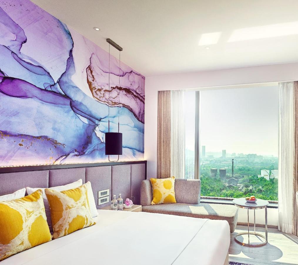 Deluxe Room King Bed